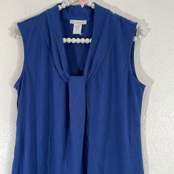 NEW YORK & COMPANY Sleeveless Knot-Front Design Blue Blouse Size Medium New - Picture 2 of 5